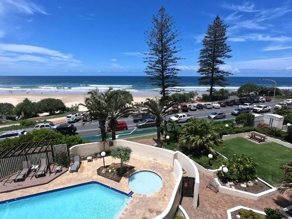 Deluxe Two Bedroom Apartment With Ocean Views Кулум-Бич